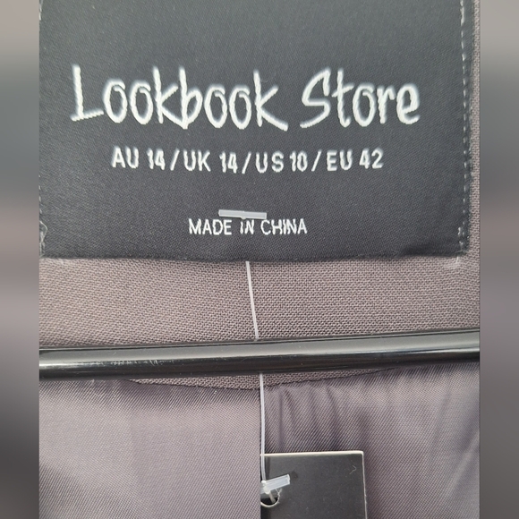 Womens Gray Blazer with feminine details Size 10 - Picture 4 of 4